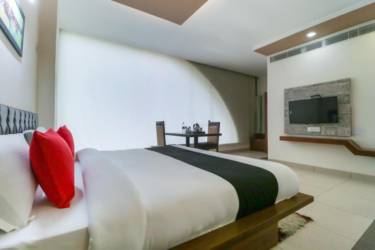 Townhouse 765 The Grace Hotel Patiāla Екстериор снимка