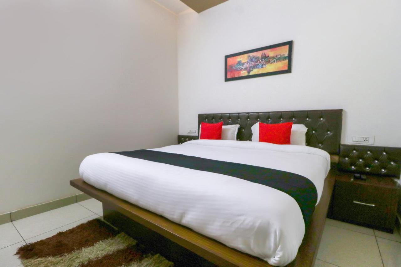 Townhouse 765 The Grace Hotel Patiāla Екстериор снимка