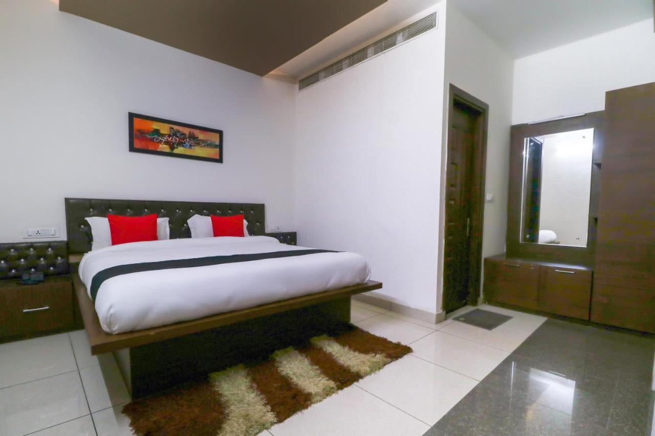 Townhouse 765 The Grace Hotel Patiāla Екстериор снимка